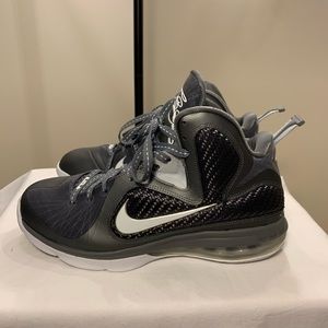 Lebron 9 wolf grey Size 8